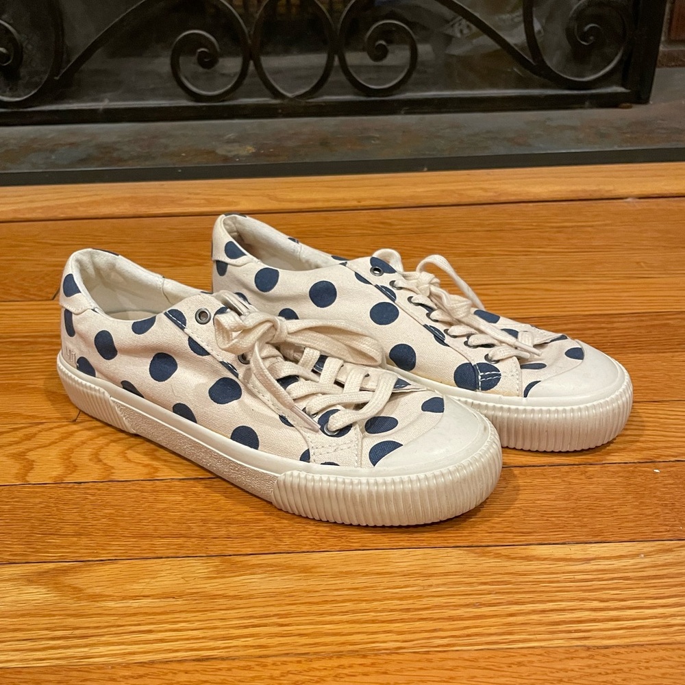 Madewell Sidewalk Low Top Sneaker with Polka Dots 💙 Size 7.5!